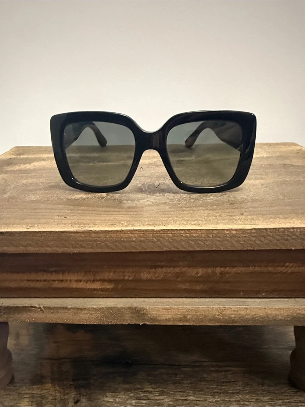 Gucci GG0141SN 001 Oversized Square Sunglasses - Black - Good Condition
